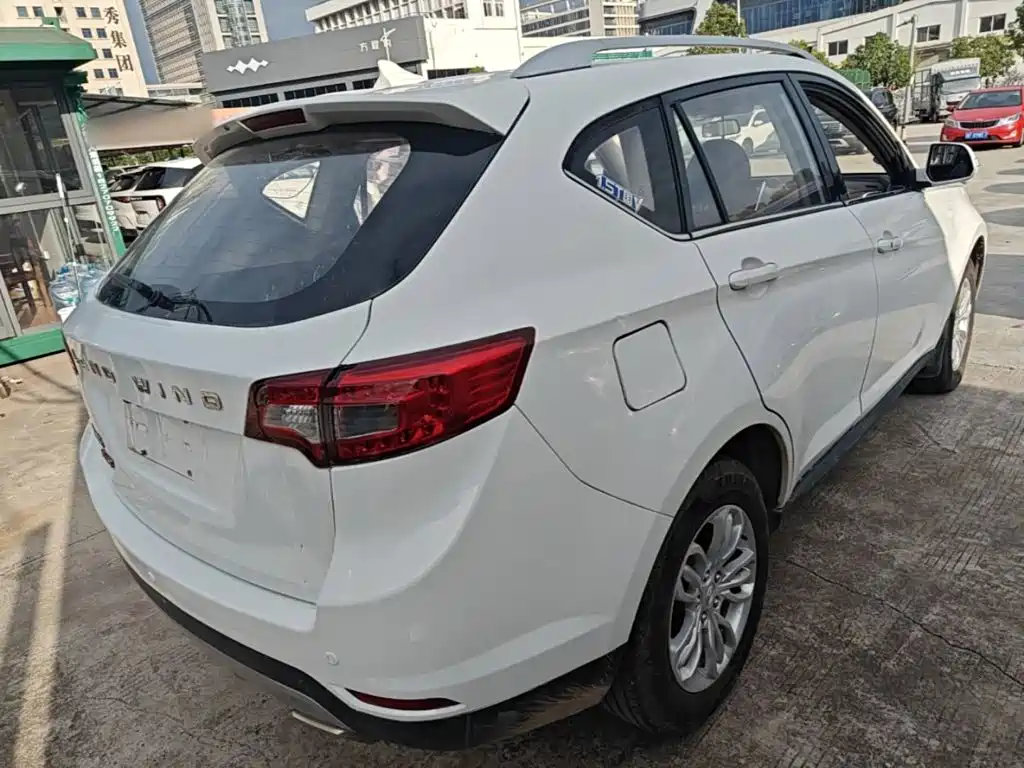 Landwind X5 Plus 1.5 T Manual Pioneer Leading