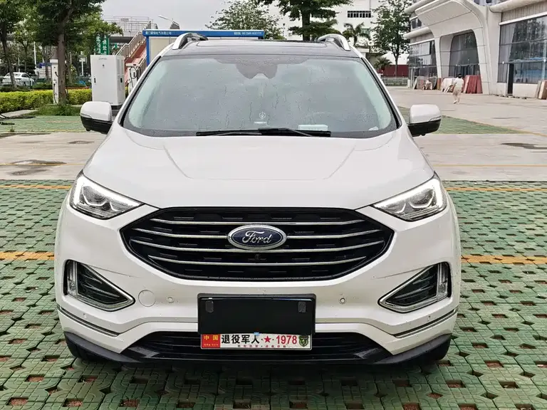 Ford Edge PLUS EcoBoost 245 2 WD Grand Sharp 7-seat
