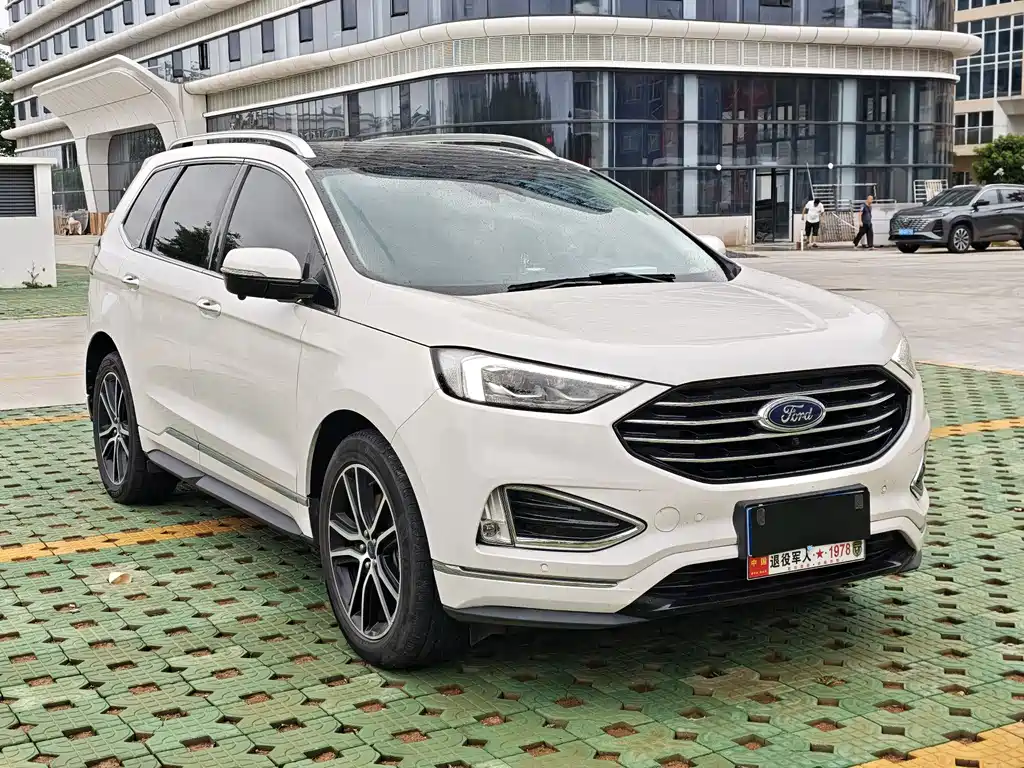 Edge PLUS EcoBoost 245 2 WD Grand Sharp 7-seat