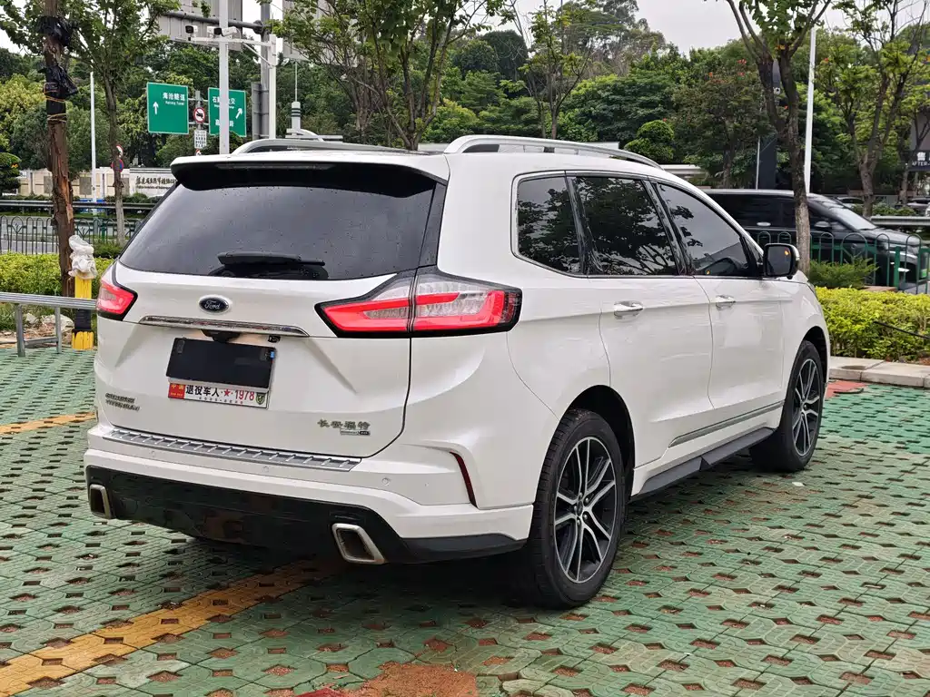 Edge PLUS EcoBoost 245 2 WD Grand Sharp 7-seat