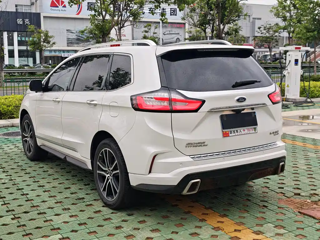 Edge PLUS EcoBoost 245 2 WD Grand Sharp 7-seat