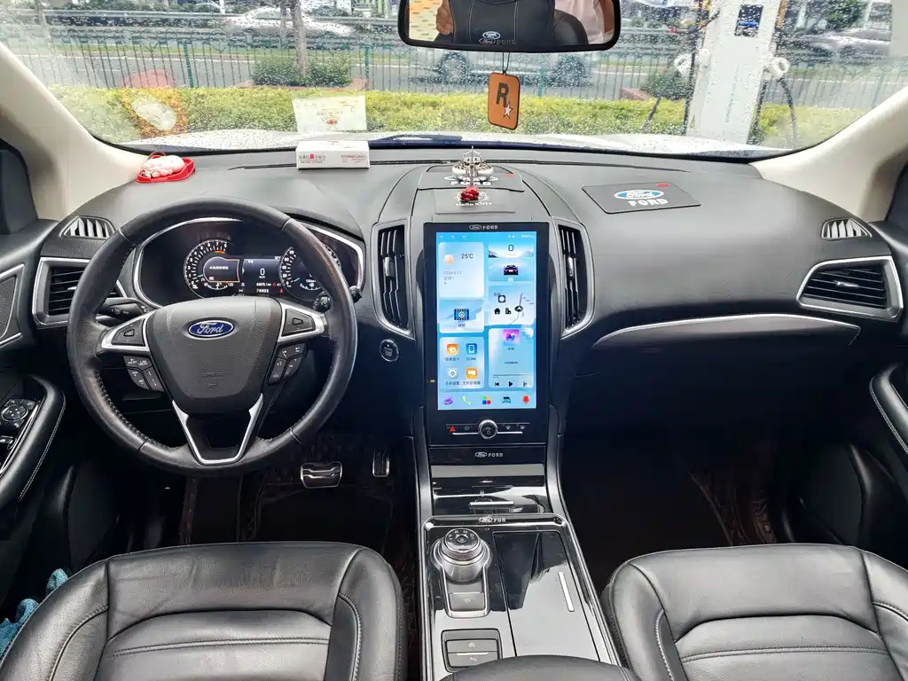 Edge PLUS EcoBoost 245 2 WD Grand Sharp 7-seat