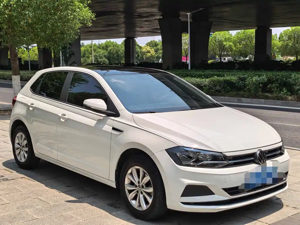 Polo Plus 1.5 L Auto Colorful Tech