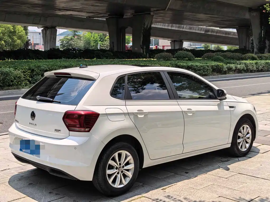 Polo Plus 1.5 L Auto Colorful Tech