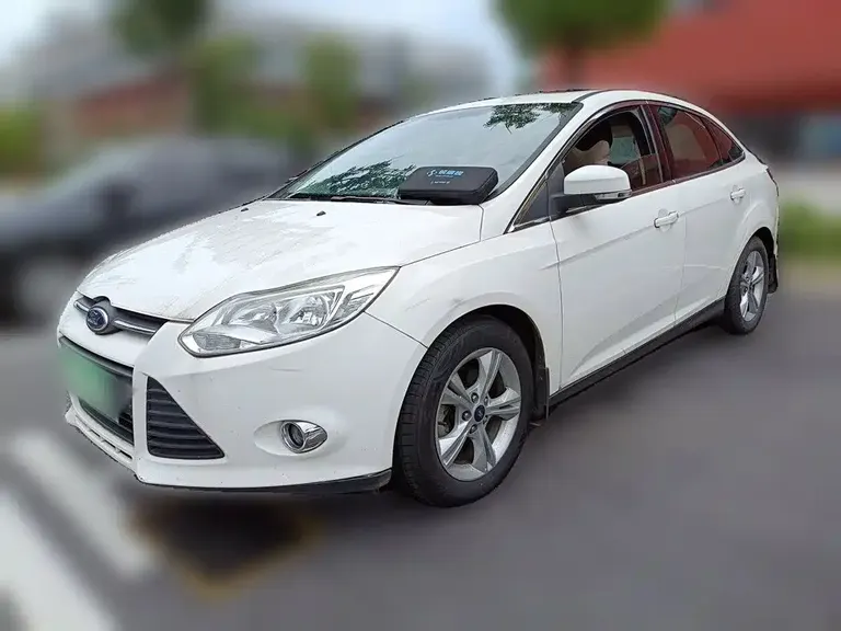 Ford Focus Sedan 1.6 L Manual Style