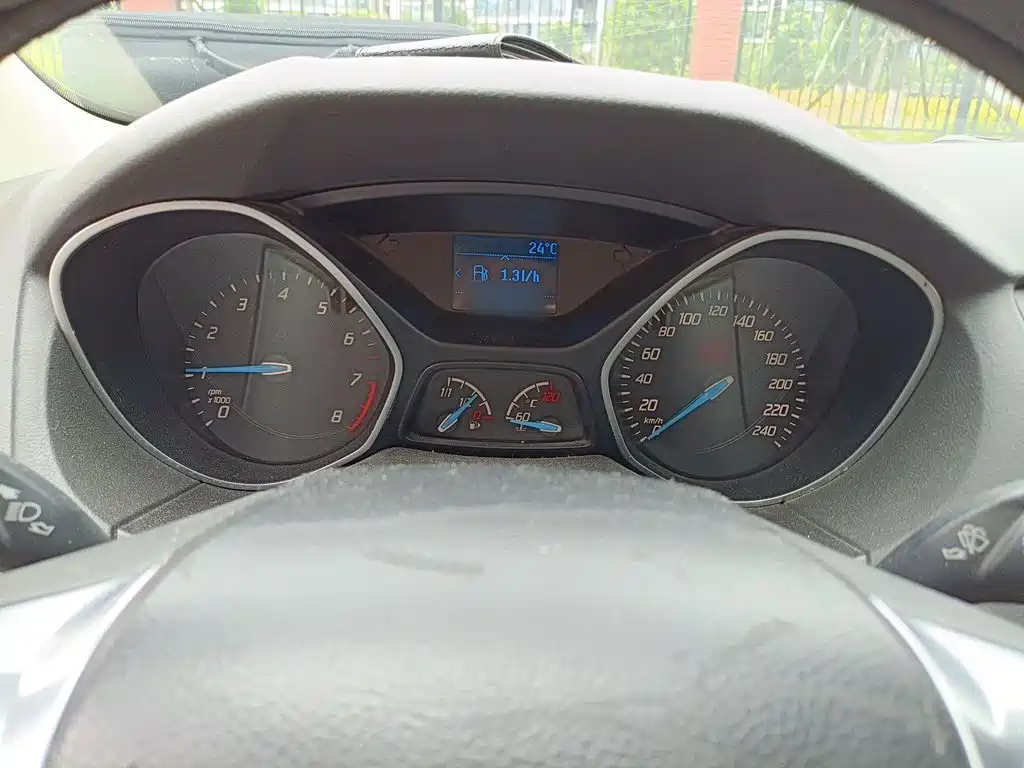 Focus Sedan 1.6 L Manual Style