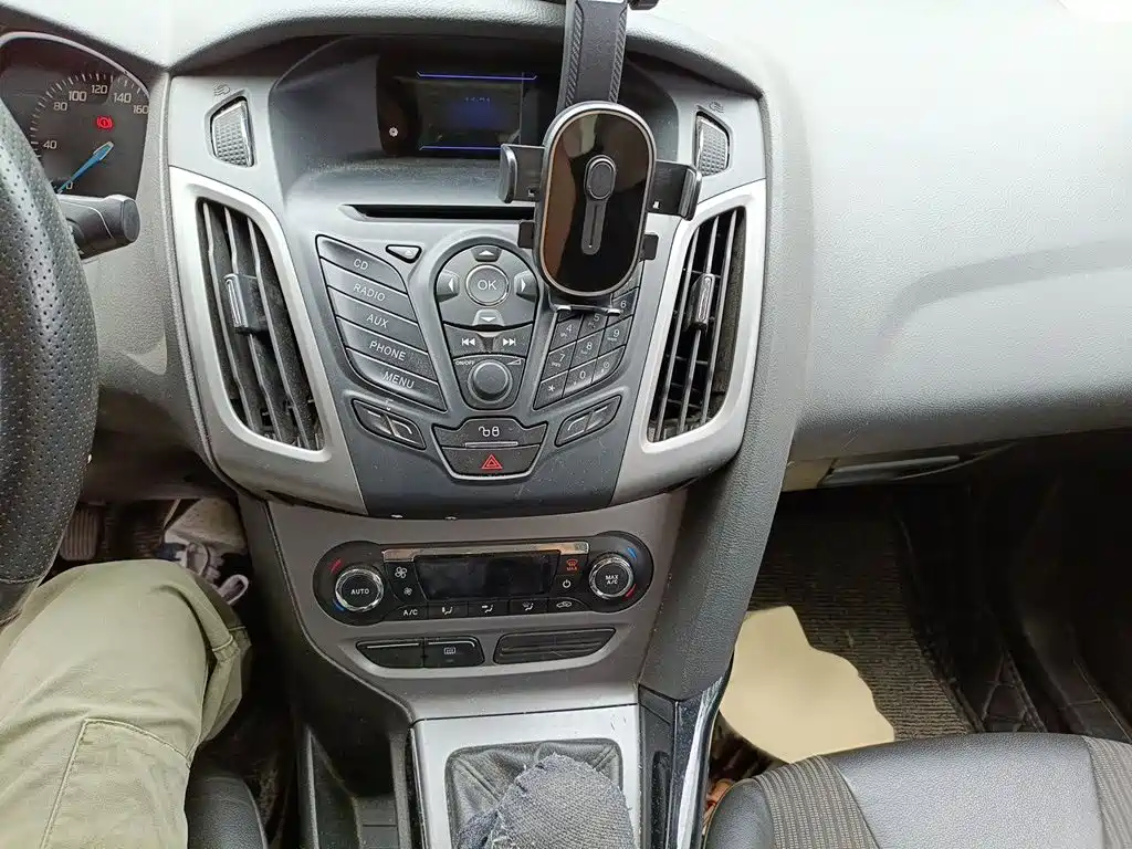 Focus Sedan 1.6 L Manual Style