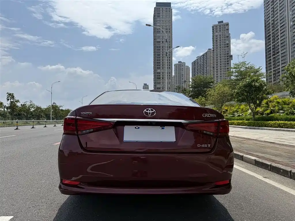 Crown 2.0 T Sport