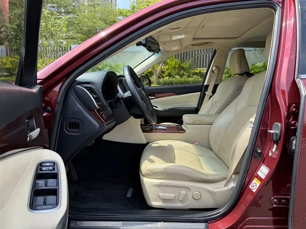 Crown 2.0 T Sport