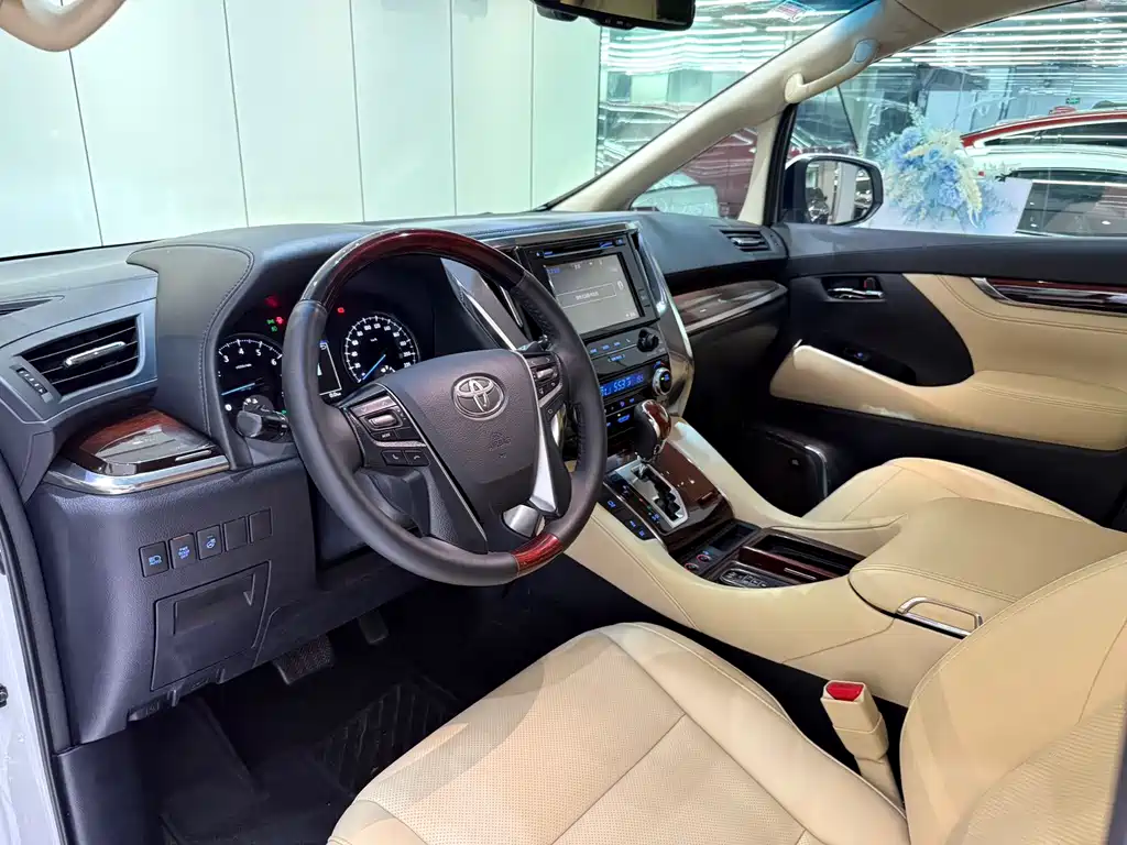 Alphard 3.5 L Luxury