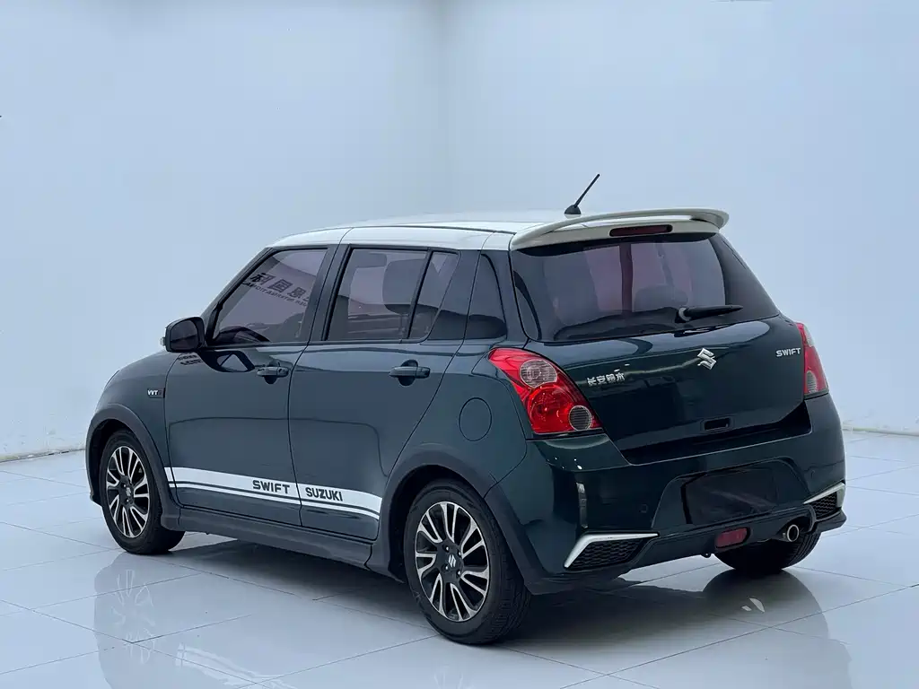 Swift 1.5 L Auto Fashion Cool Play