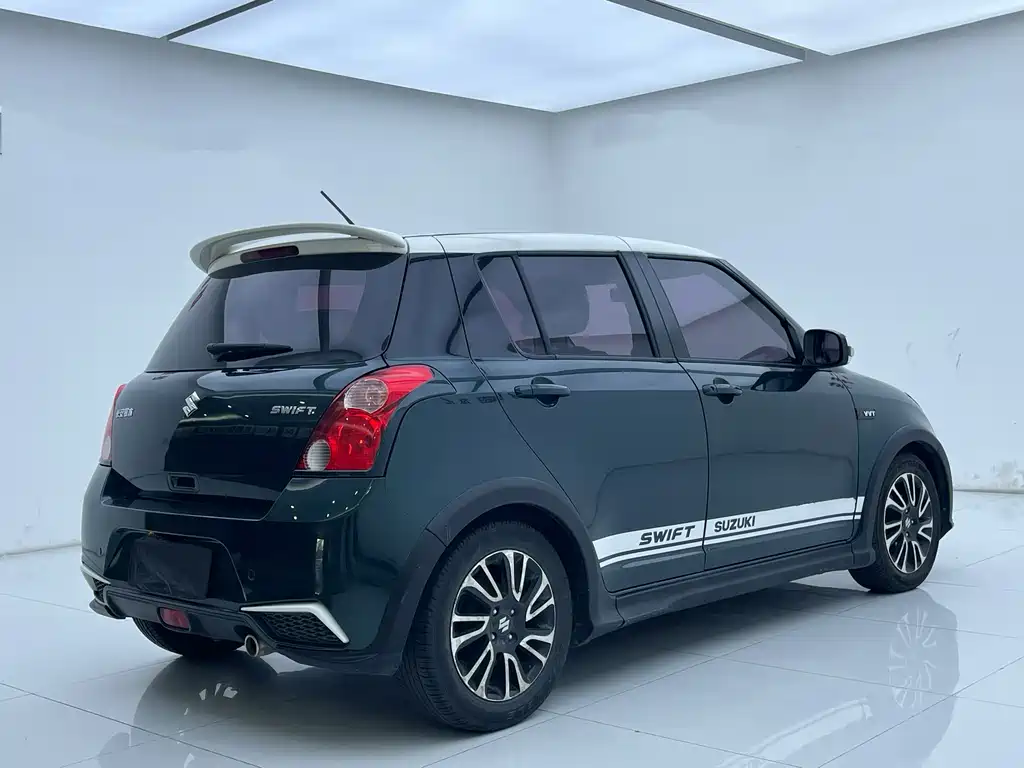 Swift 1.5 L Auto Fashion Cool Play