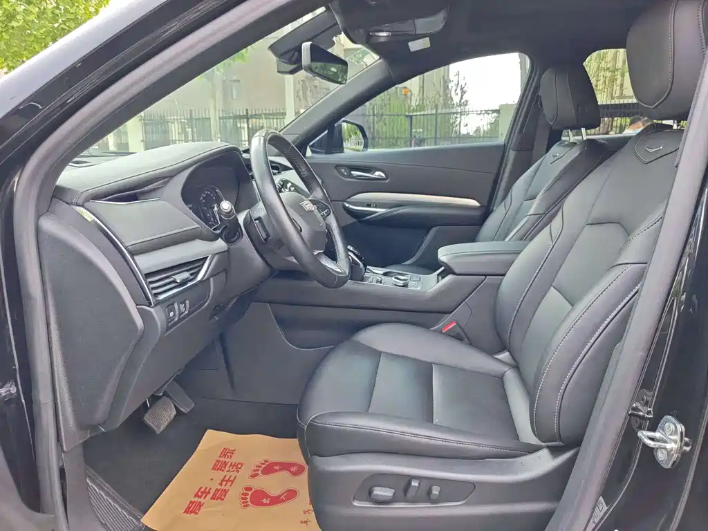 Cadillac XT4 28 T 2 WD Luxury