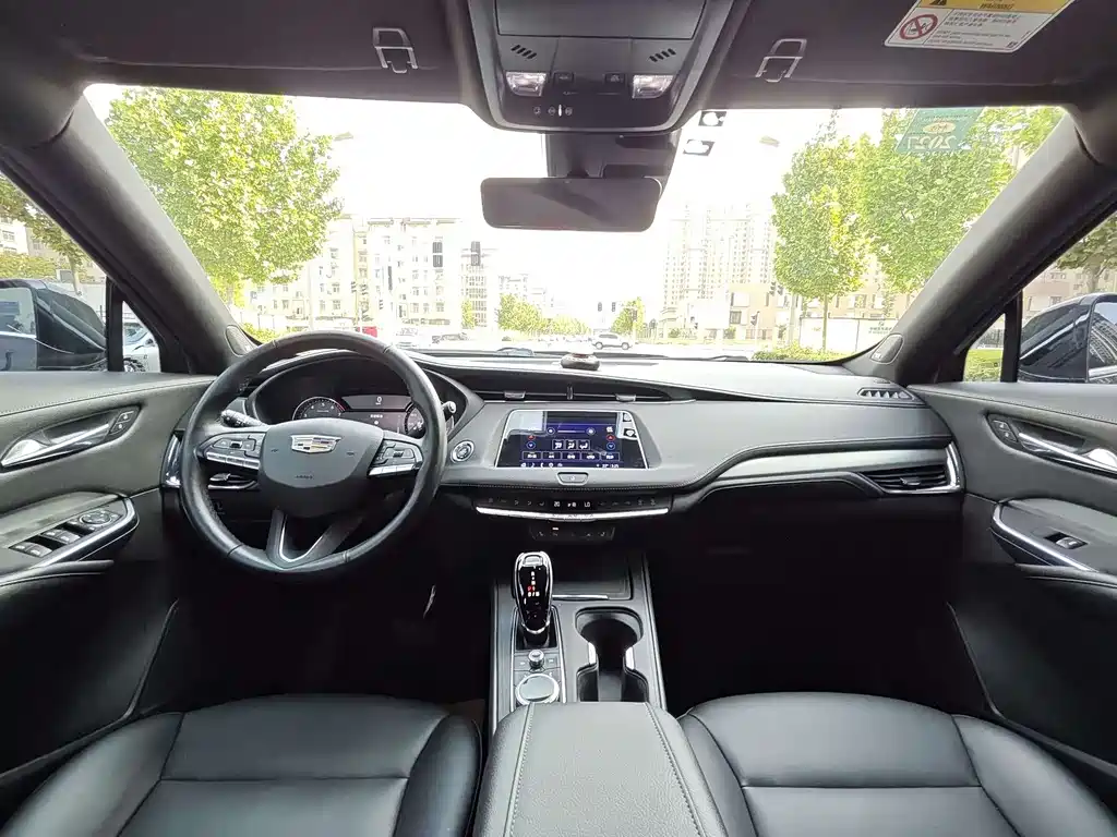 Cadillac XT4 28 T 2 WD Luxury
