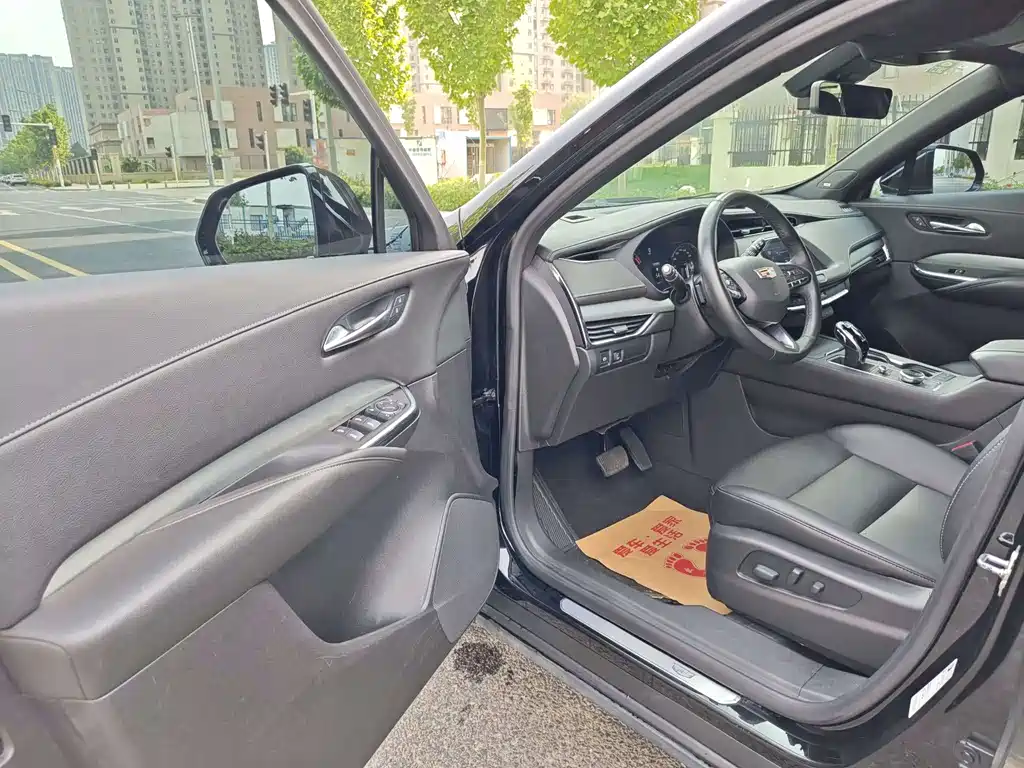 Cadillac XT4 28 T 2 WD Luxury