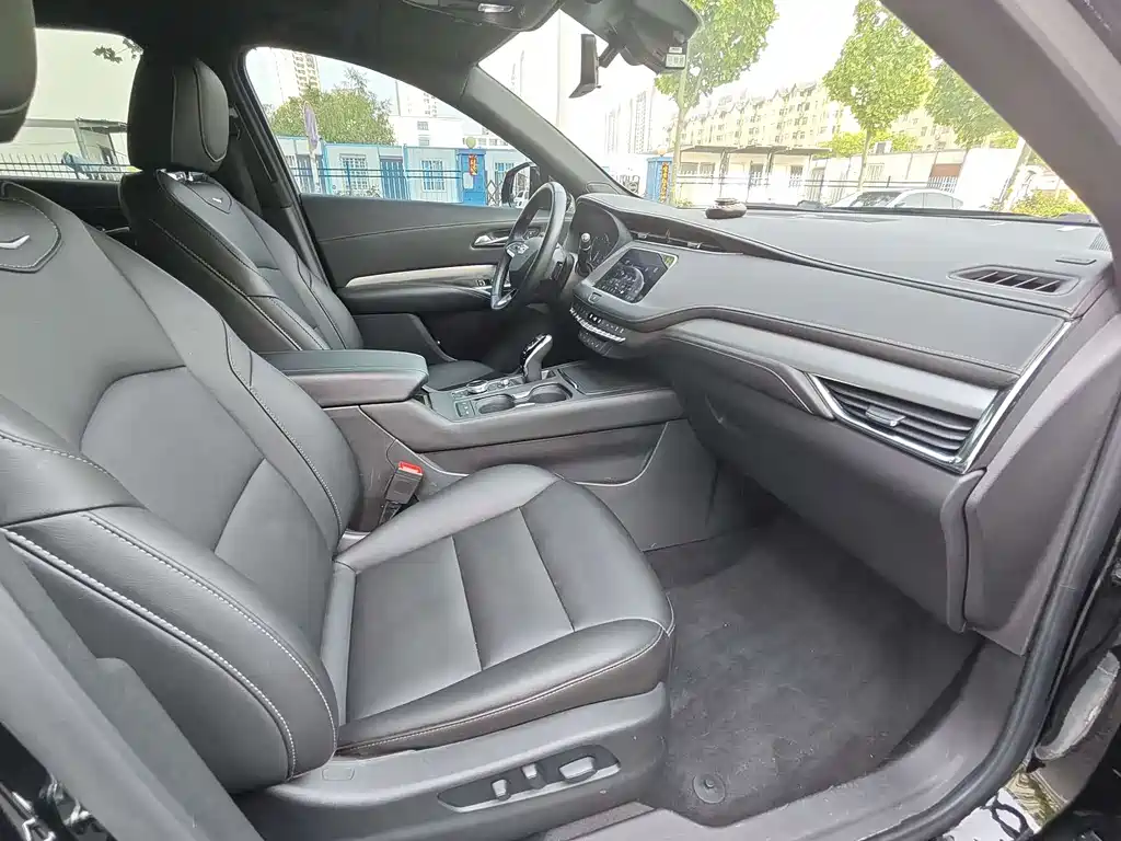 Cadillac XT4 28 T 2 WD Luxury