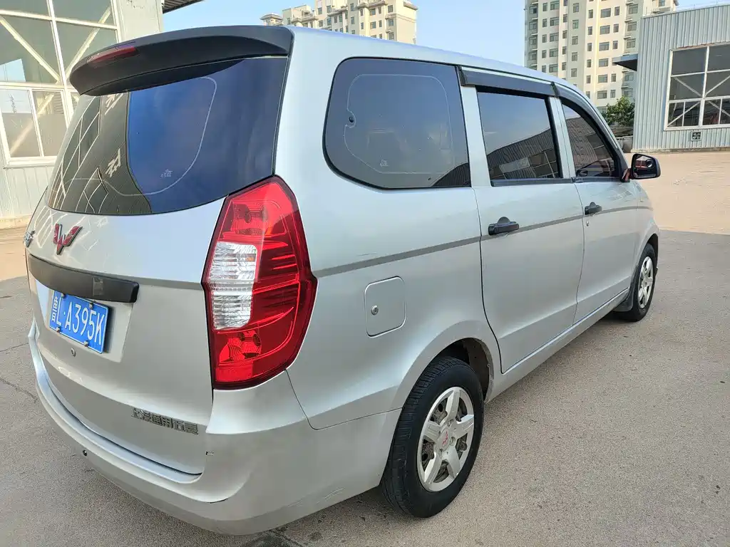 Wuling Hongguang 1.2 L S Basic CN-V