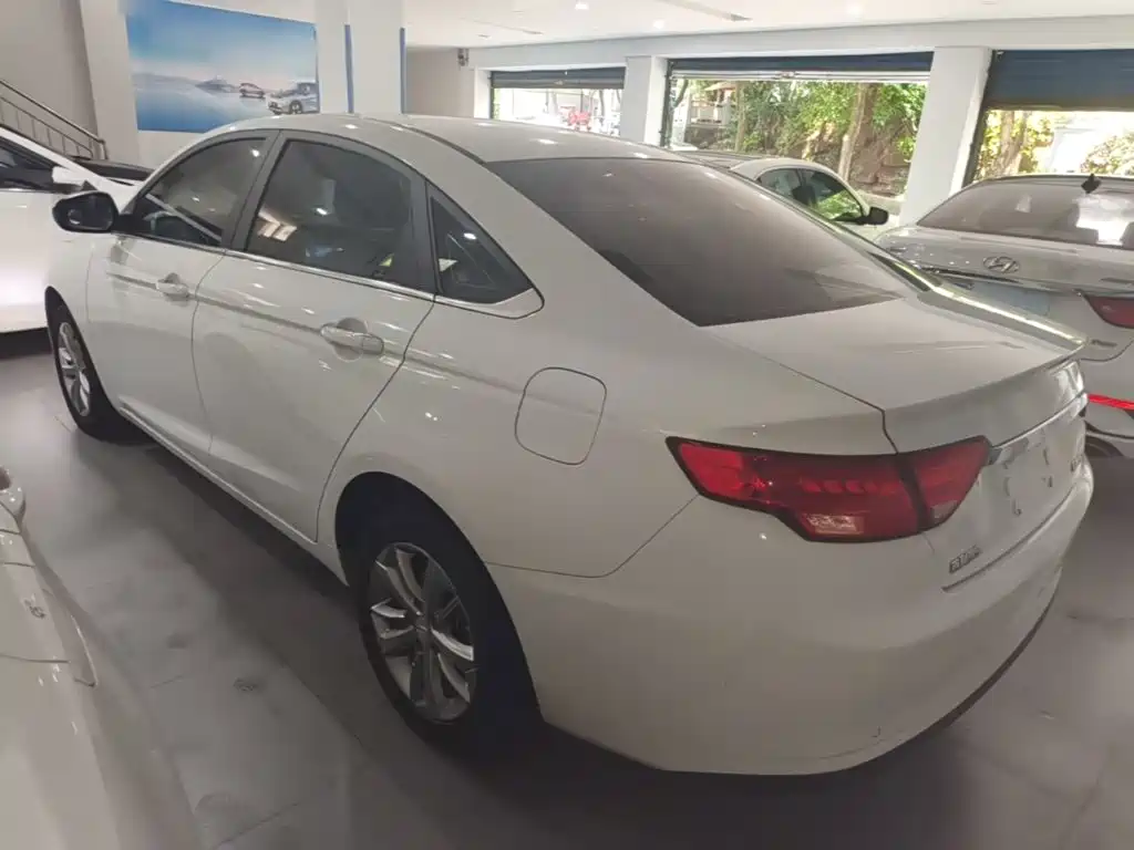 Emgrand GL 1.4 T CVT Luxury