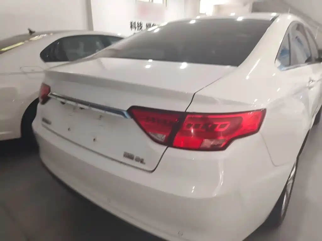 Emgrand GL 1.4 T CVT Luxury