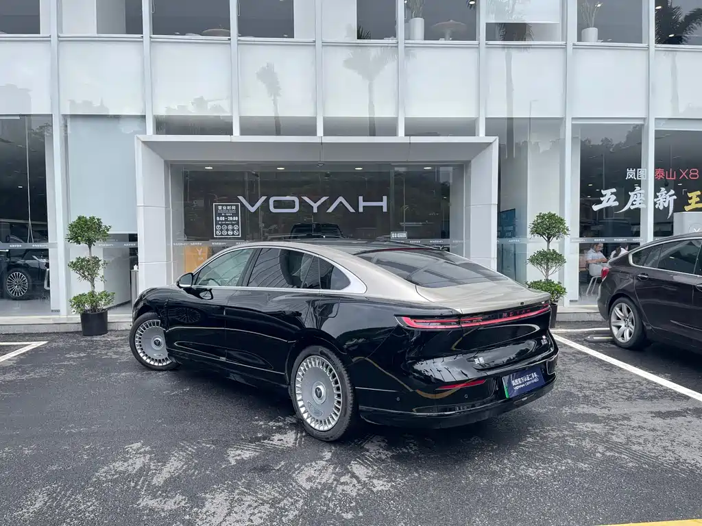 Voyah Zhuiguang L 4 WD Ultra
