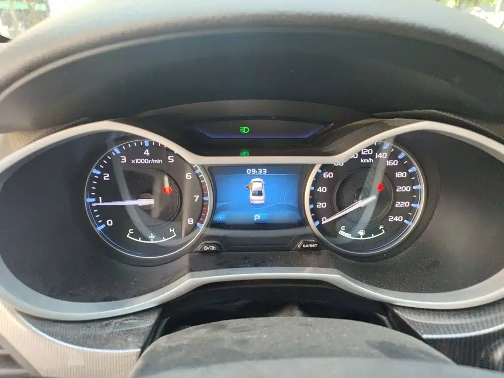 Emgrand Sedan Million 1.5 L CVT Upward
