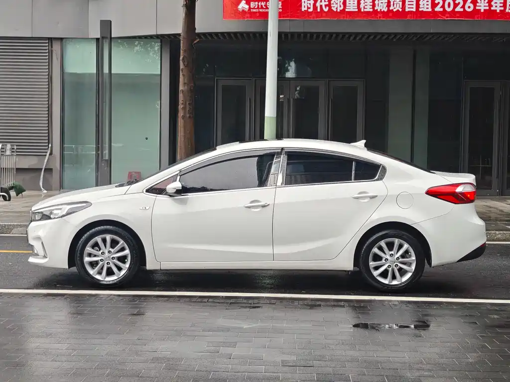 Kia K3 1.6 L Auto GLS