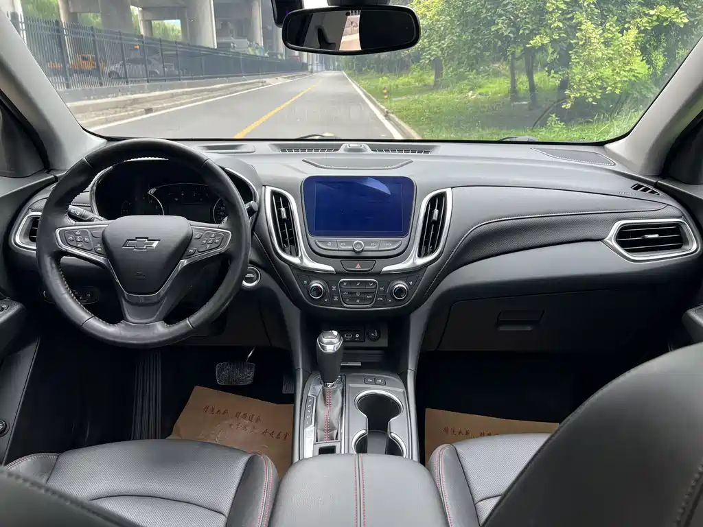 Equinox 探界者 2019款 Redline 550 T 自动四驱捍界版RS 国VI