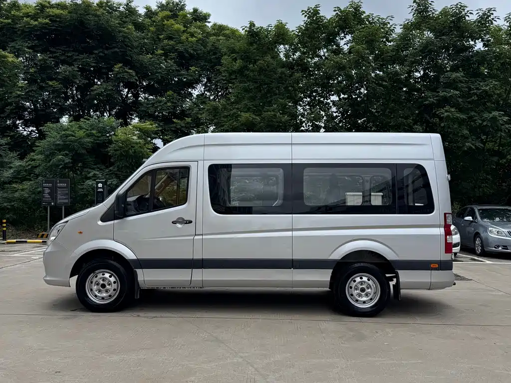 Toano 图雅诺 2020款 2.5 T 手动通途长轴中顶5/6/7座4 J25 TC3