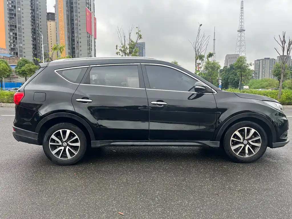 Fengguang 580 Facelift 1.5 T CVT Comfort
