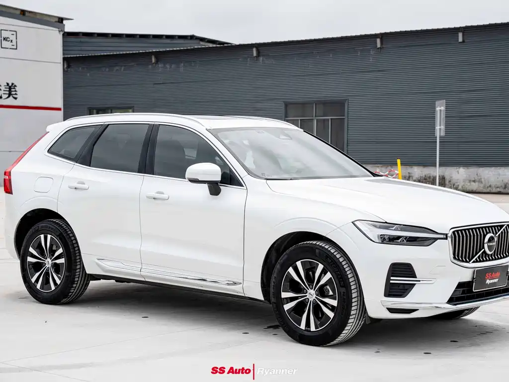 Volvo XC60 B5 4 WD Smart Ease Luxury