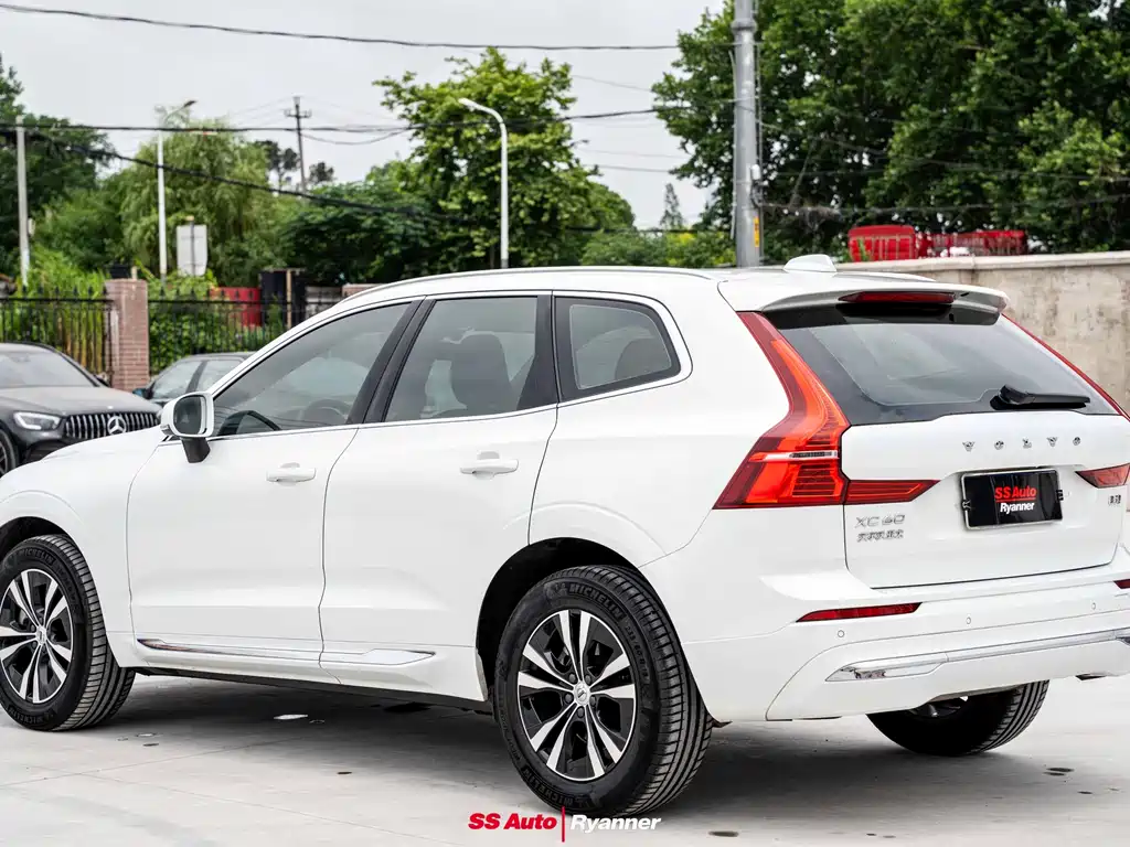 Volvo XC60 B5 4 WD Smart Ease Luxury