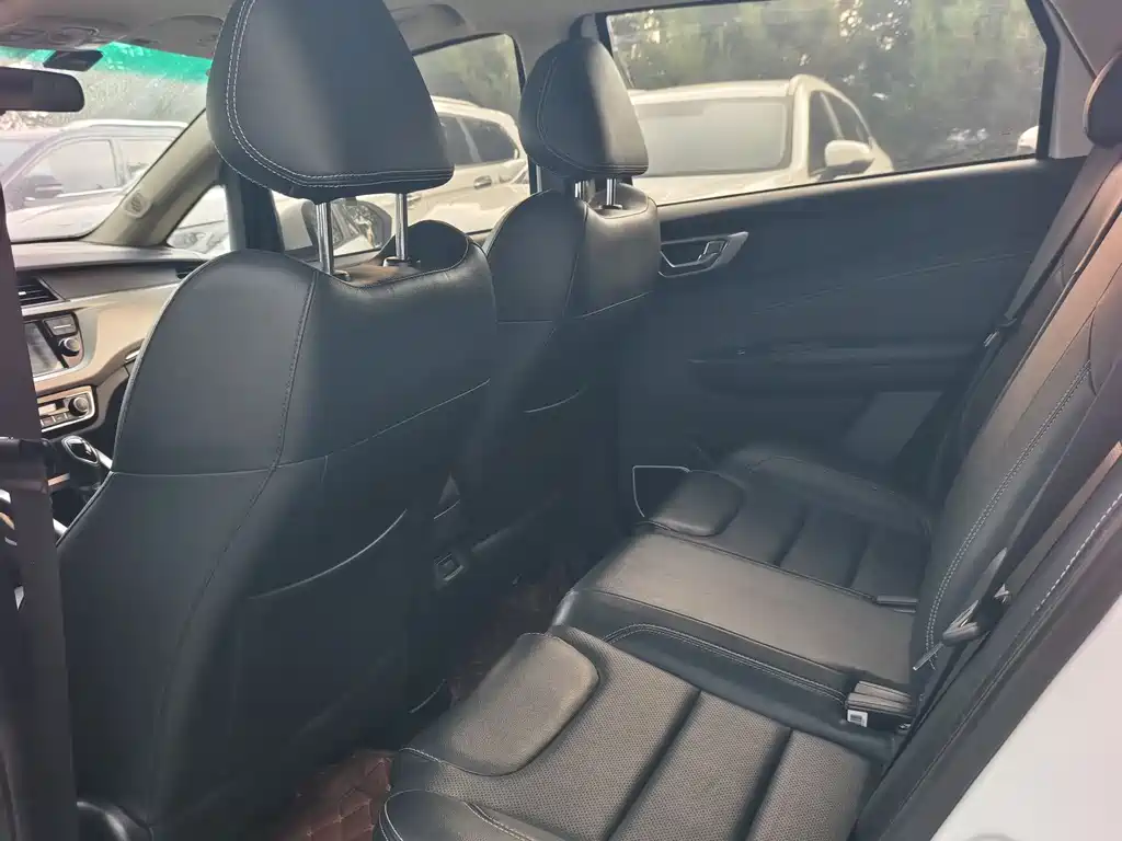 Vision X3 1.5 L Auto Distinguished