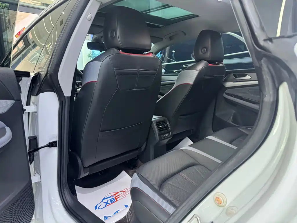 Lamando Lamando L 280 TSI DSG Spicy Cool