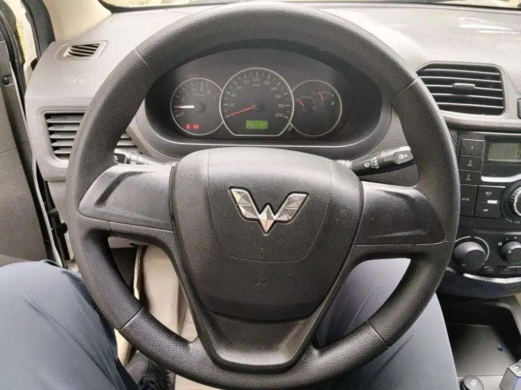 Wuling Hongguang 1.5 L S Basic CN-V