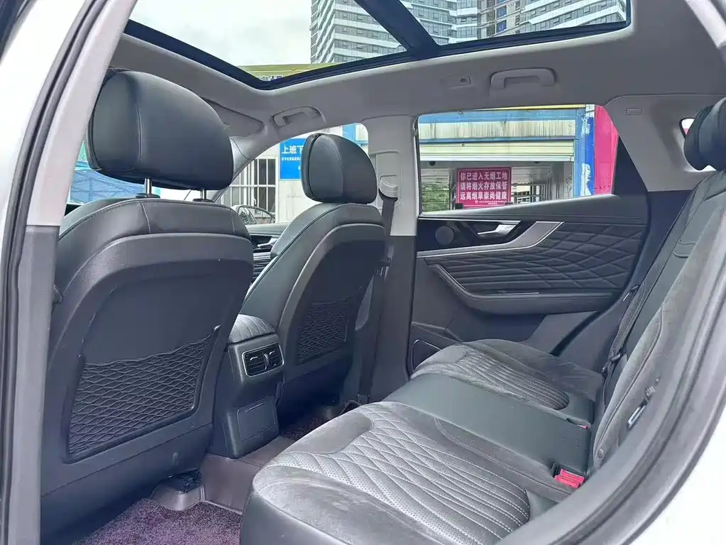 Hongqi HS5 Facelift 2.0 T Connected Flagship Enjoyment 4 WD