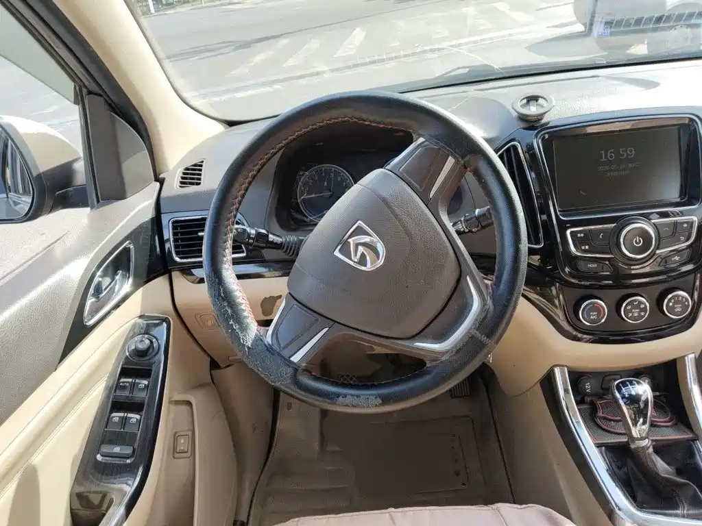 Baojun 730 1.5 L Manual Comfort 7-seat