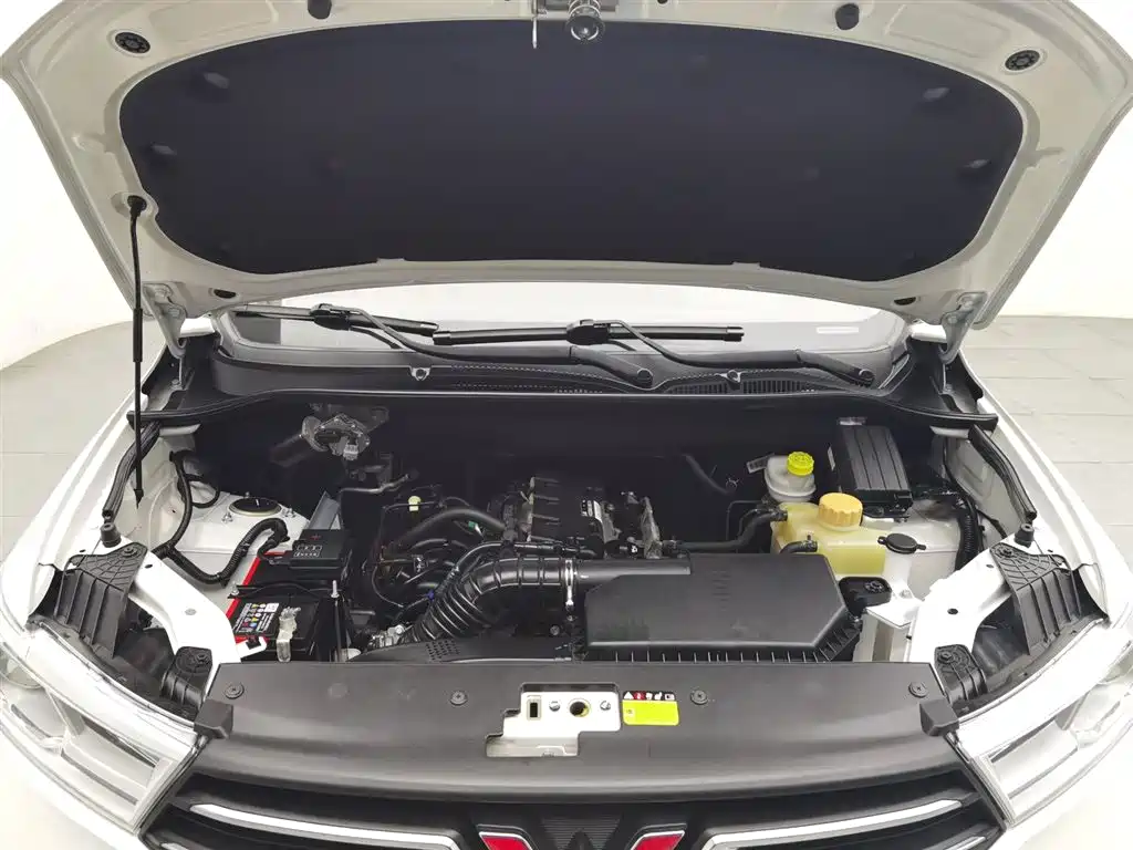 Wuling Hongguang 1.5 L S Comfort CN-VI LAR