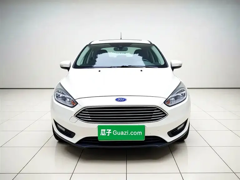 Ford Focus Sedan Classic 1.6 L Auto Style Smart Travel