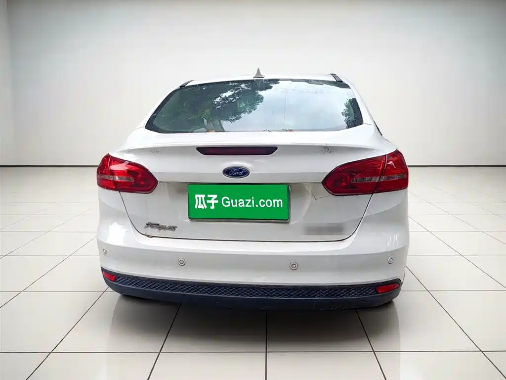 Focus Sedan Classic 1.6 L Auto Style Smart Travel