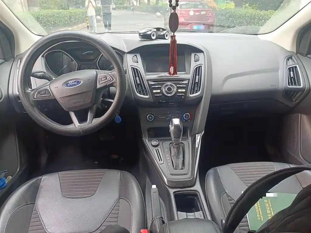 Focus Sedan Classic 1.6 L Auto Style Smart Travel