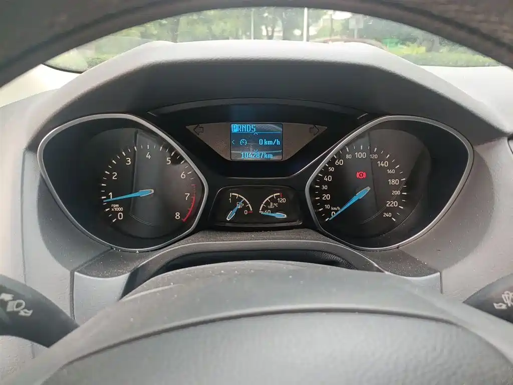 Focus Sedan Classic 1.6 L Auto Style Smart Travel
