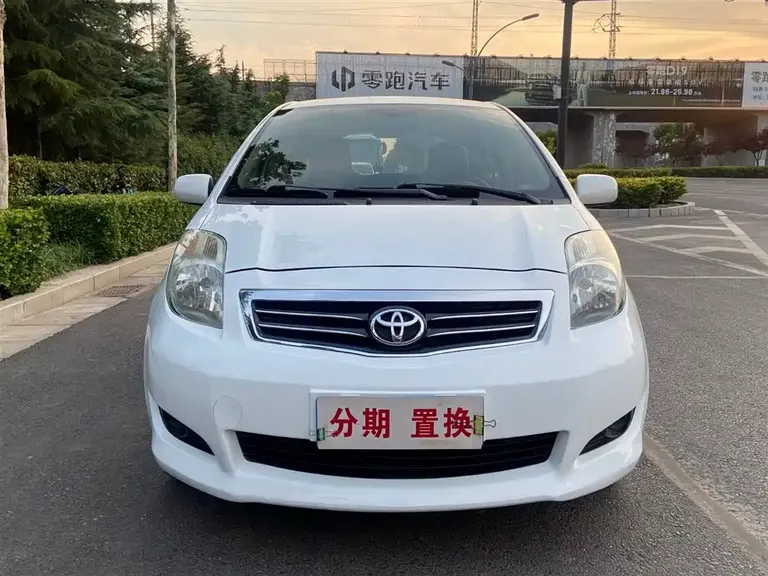 Toyota Yaris 1.6 E Auto Charm Motion