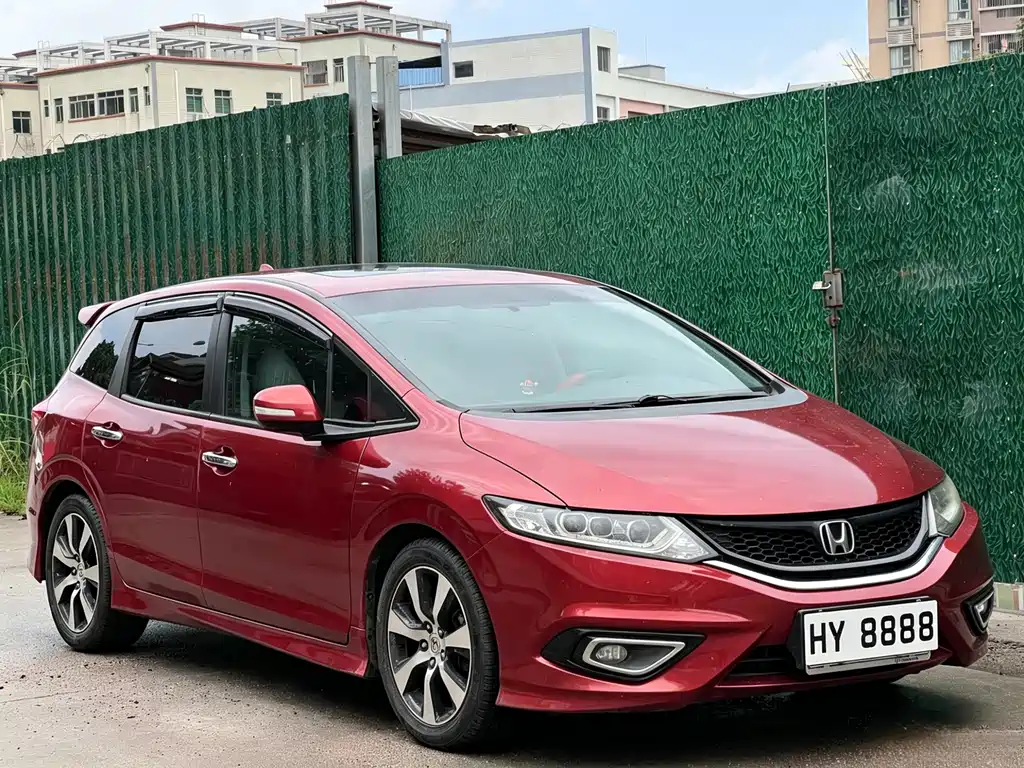 Jade 1.8 L CVT Luxury 5-seat