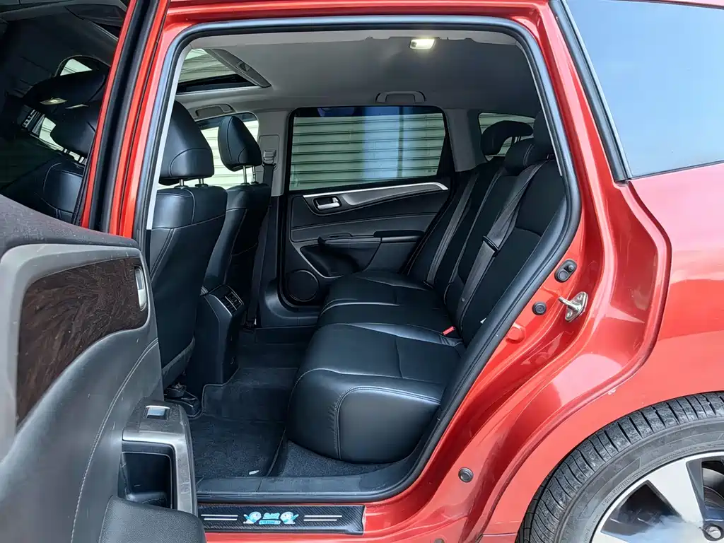 Jade 1.8 L CVT Luxury 5-seat