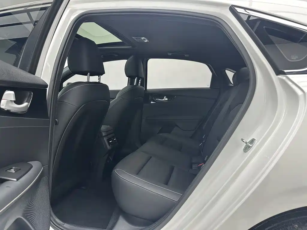 Kia K3 1.5 L CVT Luxury