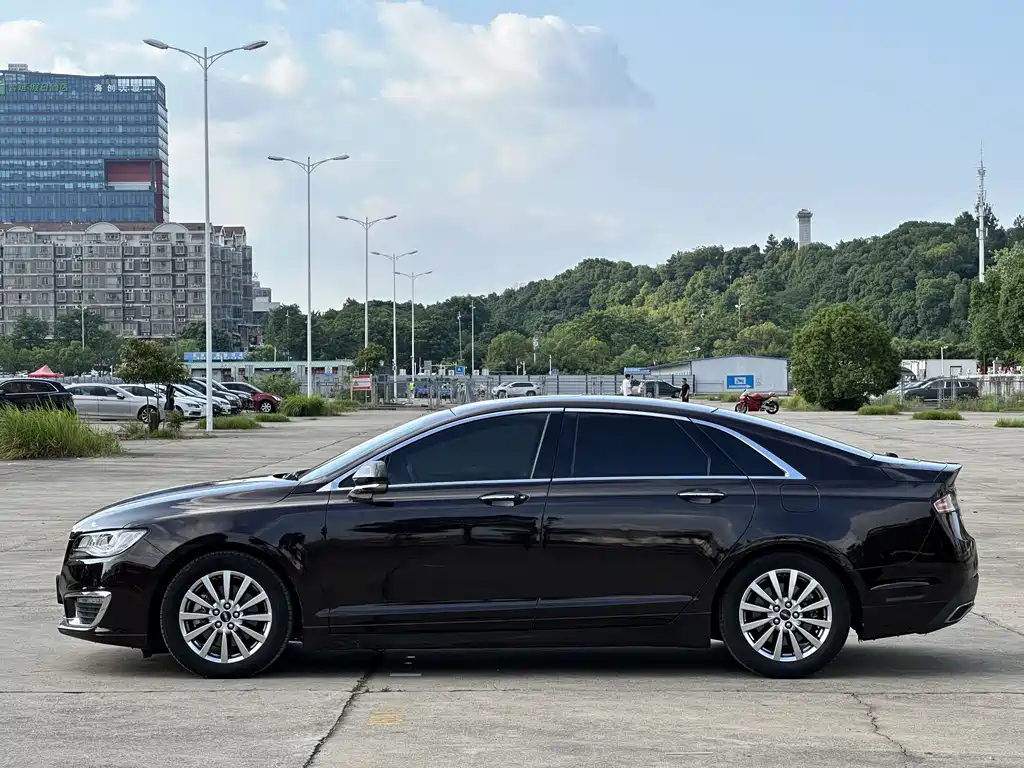 Lincoln MKZ 2.0 T Premium CN-V