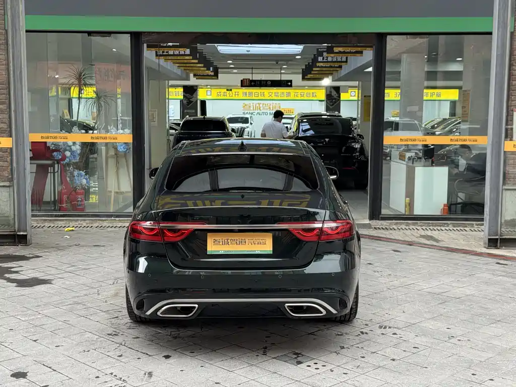 Jaguar XFL XFL 2.0 T P250 2 WD Premium Luxury