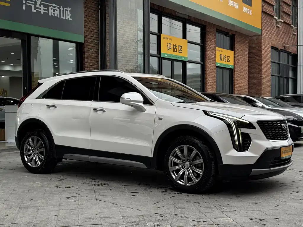 Cadillac XT4 Facelift 28 T 2 WD Luxury