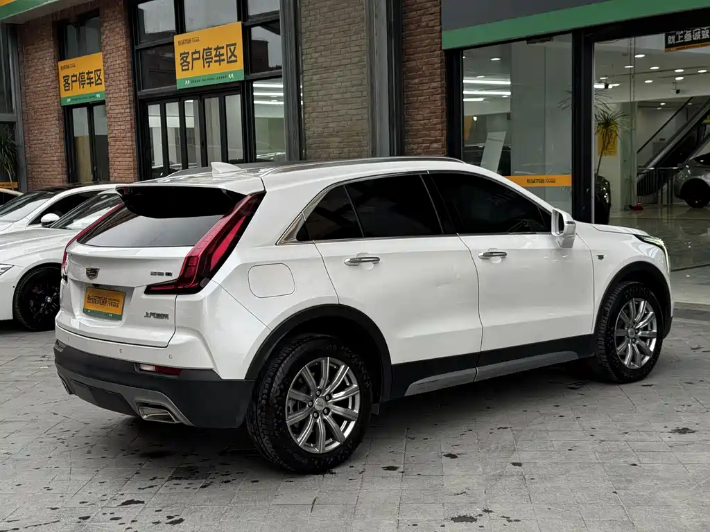Cadillac XT4 Facelift 28 T 2 WD Luxury