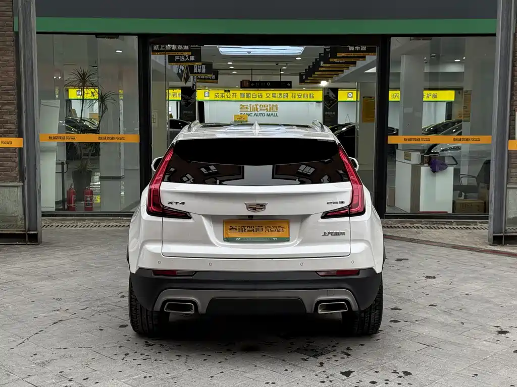 Cadillac XT4 Facelift 28 T 2 WD Luxury